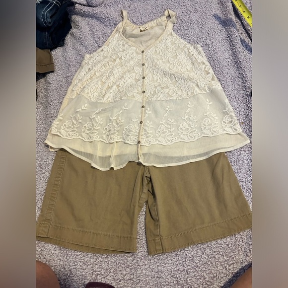 2pc Demeanor Med lace top/Lee brand women’s shorts size 6 lot #51 - Picture 1 of 8